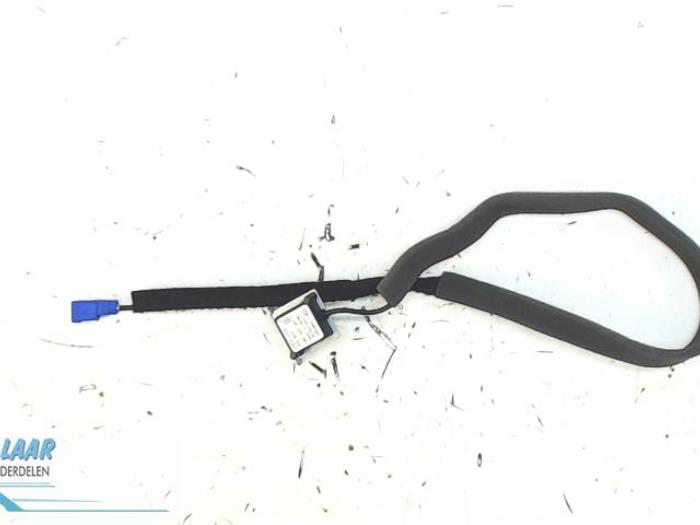 Używane Antena GPS Renault Master III (FV) 2.3 dCi 110 16V FWD Cena € 48,40 Z VAT oferowane przez Autodemontage van de Laar