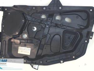 Używane Mechanizm szyby prawej przedniej wersja 4-drzwiowa Ford Fusion 1.6 16V Cena € 70,00 Procedura marży oferowane przez Autodemontage van de Laar