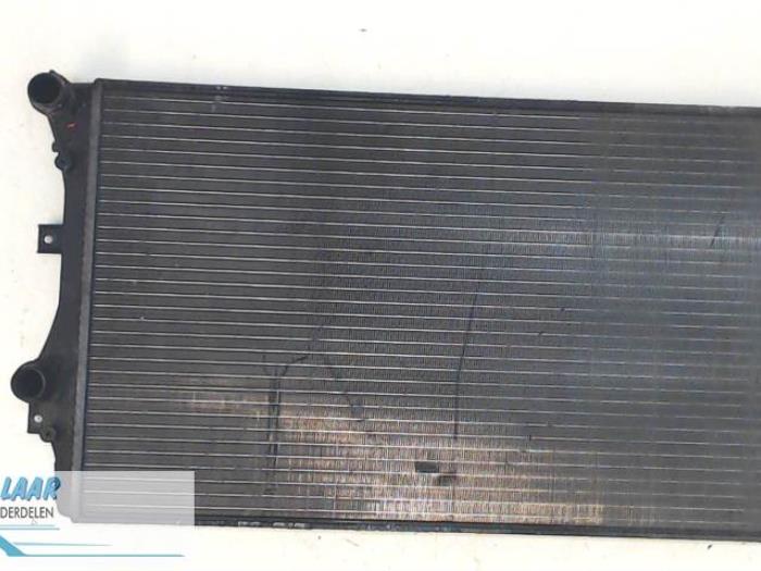 Usagé Radiateur Volkswagen Golf Plus (5M1/1KP) 1.9 TDI 105 Prix € 35,00 Règlement à la marge proposé par Autodemontage van de Laar