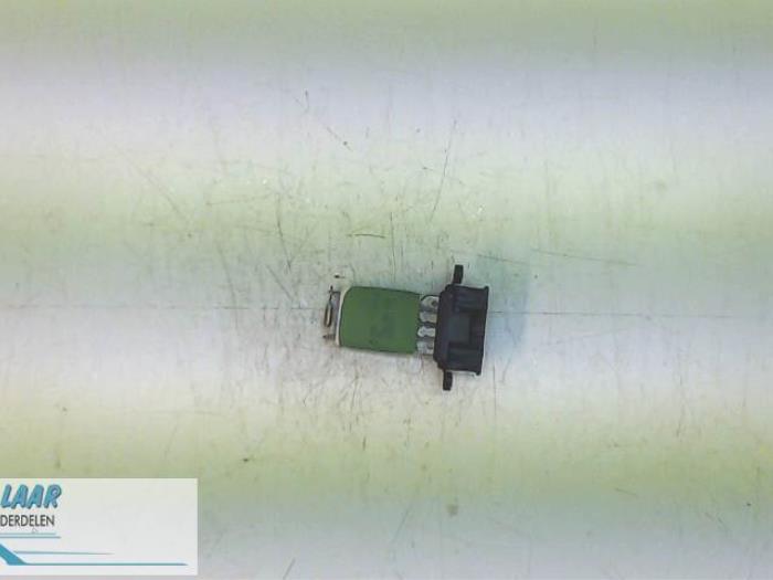 Heater resistor from a Renault Twingo III (AH) 1.0 SCe 70 12V 2017