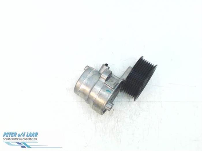 Usados Rodillo tensor correa múltiple Renault Twingo III (AH) 1.0 SCe 70 12V Precio € 50,00 Norma de margen ofrecido por Autodemontage van de Laar