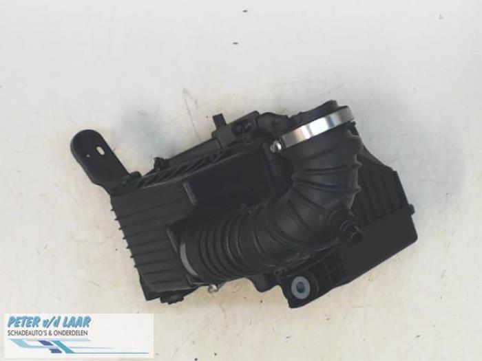Begagnade Luftfilterhus Renault Twingo III (AH) 1.0 SCe 70 12V Pris € 70,00 Marginaltabell erbjuds av Autodemontage van de Laar