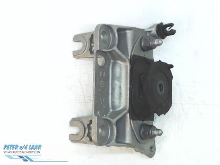 Used Engine mount Renault Twingo III (AH) 1.0 SCe 70 12V Price € 50,00 Margin scheme offered by Autodemontage van de Laar