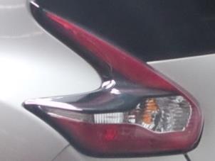 Gebrauchte Rücklicht links Nissan Juke (F15) 1.2 DIG-T 16V Preis € 90,75 Mit Mehrwertsteuer angeboten von Autodemontage van de Laar