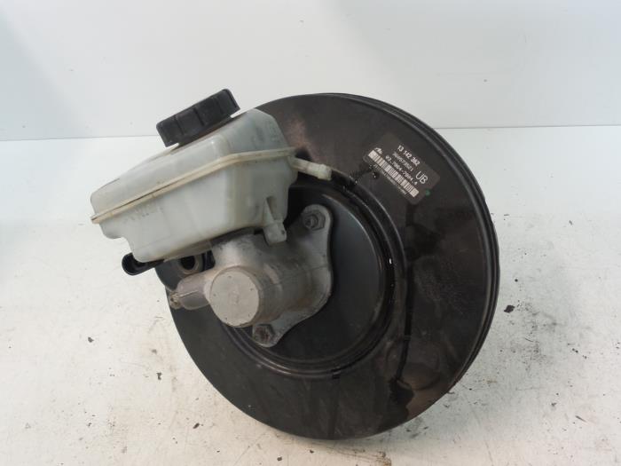 Usados Servofreno Opel Zafira Mk.II (M75) 1.7 CDTI 16V Precio € 100,00 Norma de margen ofrecido por Autodemontage van de Laar