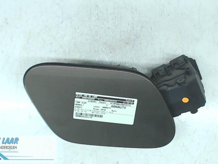 Tank cap cover from a Renault Scénic IV (RFAJ) 1.6 Energy dCi 160 EDC 2016