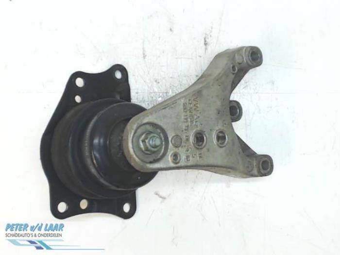 Used Engine mount Volkswagen Polo IV (9N1/2/3) Price € 25,00 Margin scheme offered by Autodemontage van de Laar