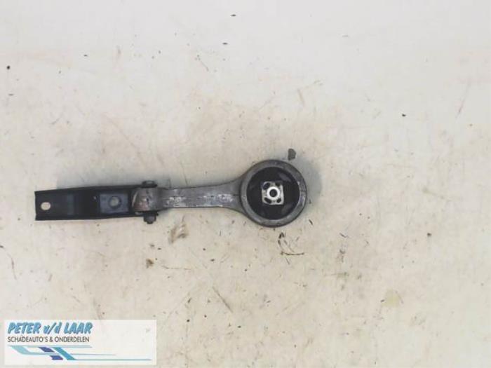 Used Engine mount Volkswagen Polo IV (9N1/2/3) Price € 30,00 Margin scheme offered by Autodemontage van de Laar