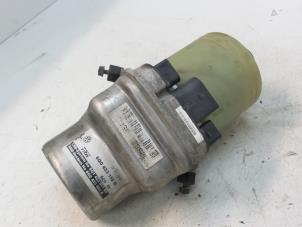 Used Power steering pump Volkswagen Polo IV (9N1/2/3) Price € 150,00 Margin scheme offered by Autodemontage van de Laar