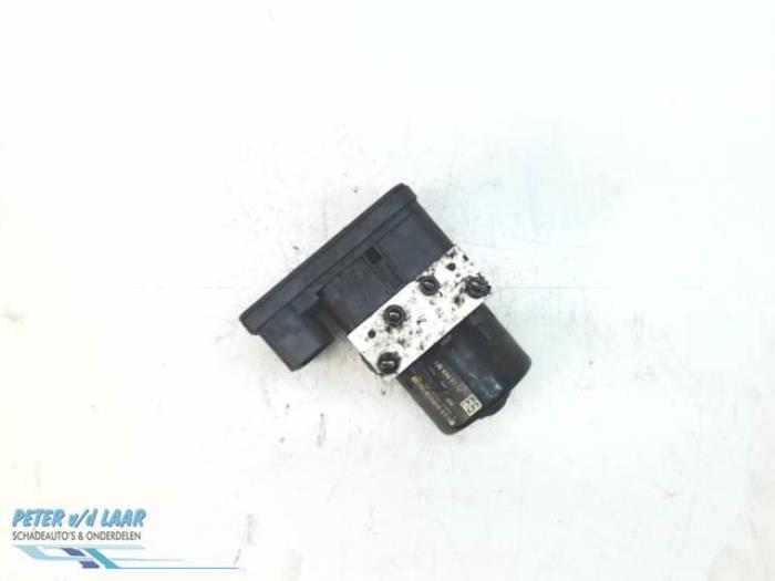 Used ABS pump Audi A3 (8L1) 1.6 Price € 140,00 Margin scheme offered by Autodemontage van de Laar