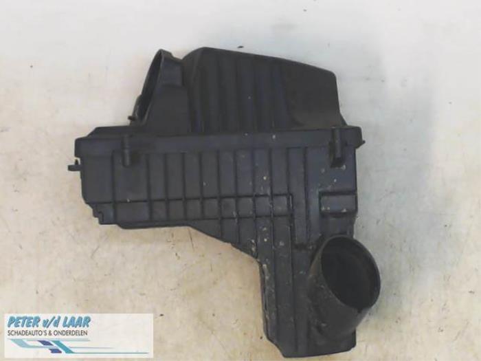 Gebrauchte Luftfiltergehäuse Peugeot 407 SW (6E) 2.0 HDiF 16V Preis € 50,00 Margenregelung angeboten von Autodemontage van de Laar