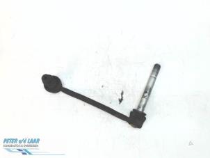 Used Front anti-roll bar Peugeot 407 SW (6E) 2.0 HDiF 16V Price € 20,00 Margin scheme offered by Autodemontage van de Laar