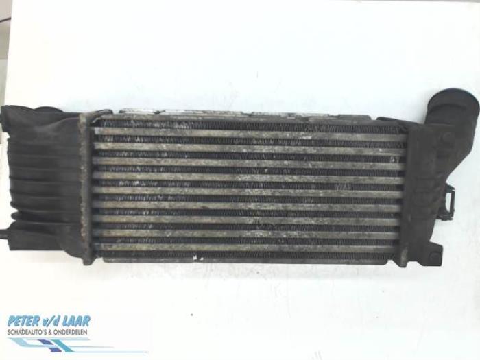 Intercooler from a Peugeot 407 SW (6E) 2.0 HDiF 16V 2005