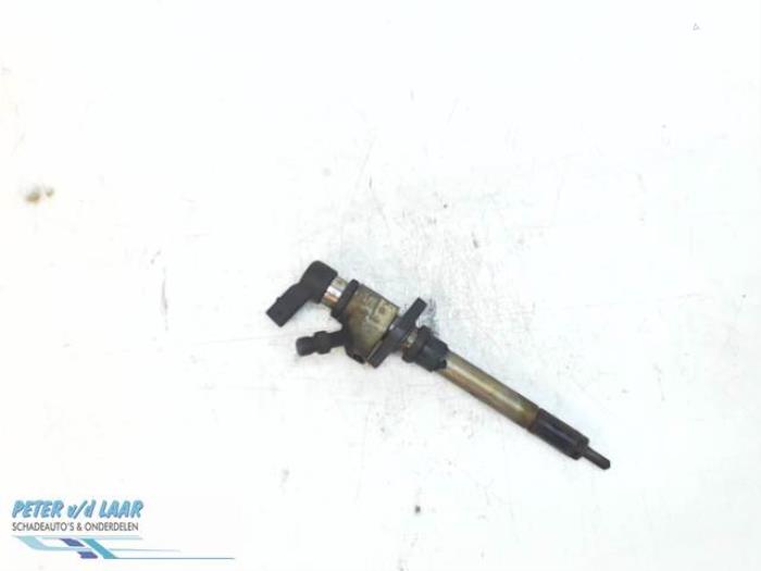 Injector (diesel) from a Peugeot 407 SW (6E) 2.0 HDiF 16V 2005