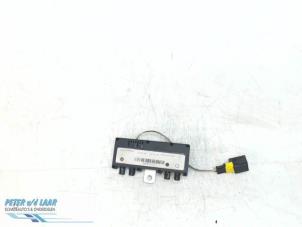 Used Antenna Amplifier Peugeot 407 SW (6E) 2.0 HDiF 16V Price on request offered by Autodemontage van de Laar