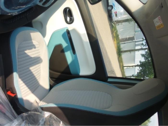 Juego de tapicería (completo) de un Renault Twingo III (AH) 1.0 SCe 70 12V 2015