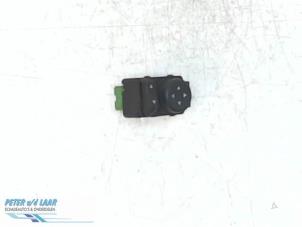 Usagé Commutateur rétroviseur Fiat Doblo Cargo (223) 1.3 D 16V Multijet Prix € 15,00 Règlement à la marge proposé par Autodemontage van de Laar