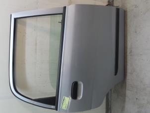 Używane Drzwi prawe tylne wersja 4-drzwiowa Suzuki Alto (RF410) 1.1 16V Cena € 100,00 Procedura marży oferowane przez Autodemontage van de Laar