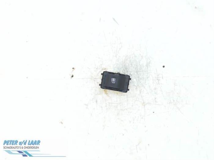 Usados Interruptor de ventanilla eléctrica Smart Forfour (453) 1.0 12V Precio € 15,00 Norma de margen ofrecido por Autodemontage van de Laar