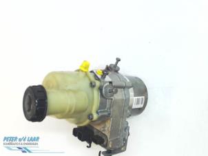 Usagé Pompe de direction Dacia Lodgy (JS) 1.2 TCE 16V Prix € 250,00 Règlement à la marge proposé par Autodemontage van de Laar