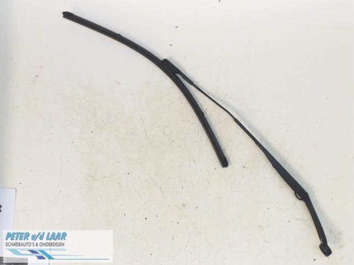 Front wiper arm from a Dacia Lodgy (JS) 1.2 TCE 16V 2017