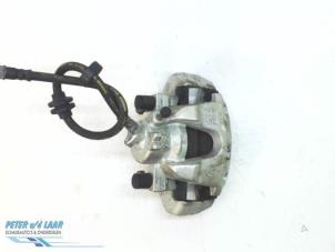 Used Front brake calliper, left Renault Clio IV (5R) 0.9 Energy TCE 90 12V Price € 50,00 Margin scheme offered by Autodemontage van de Laar