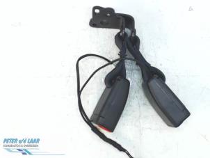 Used Rear seatbelt buckle, right Renault Clio IV (5R) 0.9 Energy TCE 90 12V Price € 30,00 Margin scheme offered by Autodemontage van de Laar