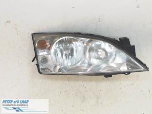 Used Headlight, right Ford Mondeo III 2.5 V6 24V Price € 40,00 Margin scheme offered by Autodemontage van de Laar