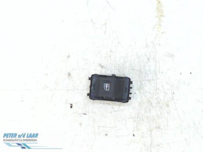 Usados Interruptor de ventanilla eléctrica Smart Forfour (453) 0.9 TCE 12V Precio € 10,00 Norma de margen ofrecido por Autodemontage van de Laar