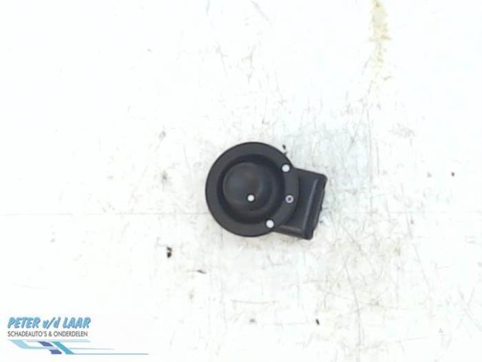 Używane Przelacznik lusterka Smart Forfour (453) 0.9 TCE 12V Cena € 18,15 Z VAT oferowane przez Autodemontage van de Laar