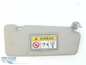 Używane Oslona przeciwsloneczna Renault Twingo III (AH) 1.0 SCe 70 12V Cena € 25,00 Procedura marży oferowane przez Autodemontage van de Laar