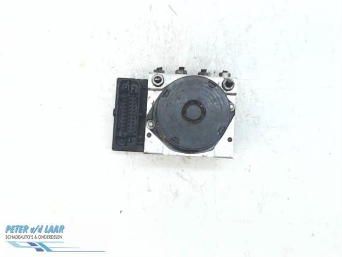 Begagnade ABS-pump Skoda Fabia II (5J) 1.2i Pris € 180,00 Marginaltabell erbjuds av Autodemontage van de Laar