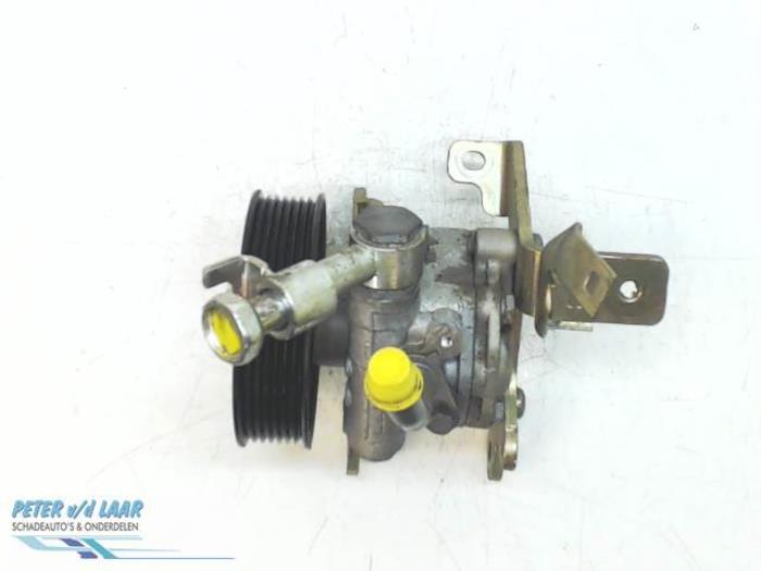 Usagé Pompe de direction Nissan NP 300 Navara (D23) 2.3 dCi twinturbo 16V Prix € 200,00 Règlement à la marge proposé par Autodemontage van de Laar