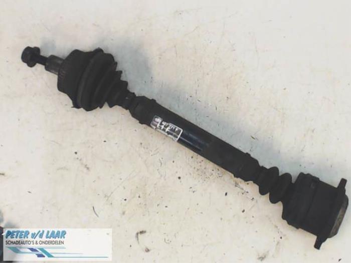 Used Front drive shaft, left Audi A6 Avant (C5) 2.4 V6 30V Price € 35,00 Margin scheme offered by Autodemontage van de Laar