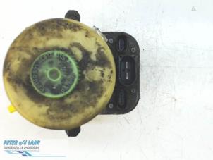 Używane Pompa wspomagania kierownicy Skoda Fabia (6Y5) 1.4i Cena € 150,00 Procedura marży oferowane przez Autodemontage van de Laar