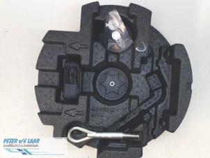 Usagé Kit de réparation pneus Nissan Micra (K14) 1.0 12V Prix € 70,00 Règlement à la marge proposé par Autodemontage van de Laar