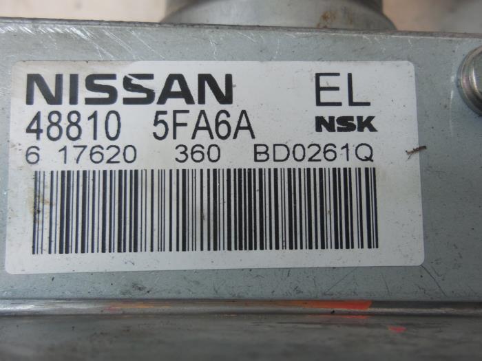Boîtier colonne de direction d'un Nissan Micra (K14) 1.0 12V 2017