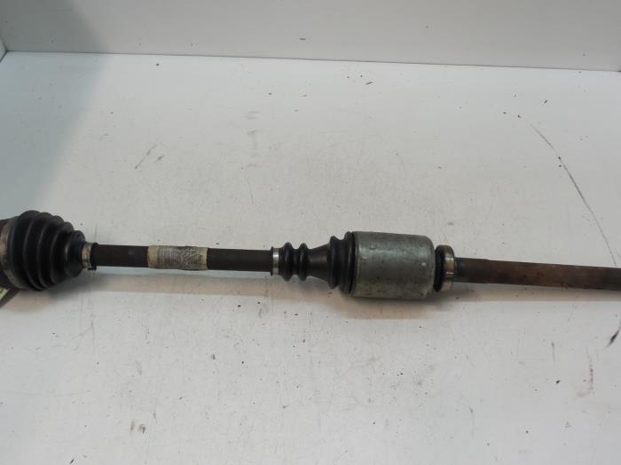Front drive shaft, right from a Renault Trafic 2004