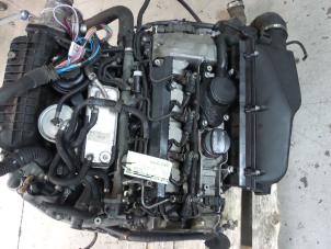 Motor van een Mercedes-Benz C (W203) 2.2 C-200 CDI 16V 2001