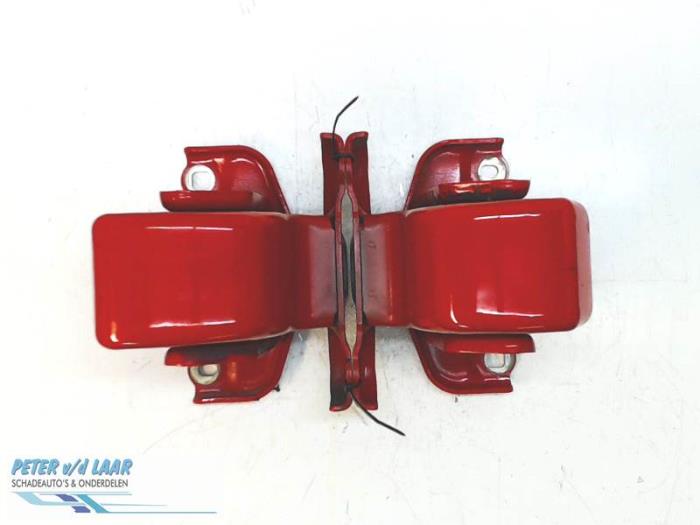 Rear door hinge, right from a Renault Trafic (1FL/2FL/3FL/4FL) 1.6 dCi 140 Twin Turbo 2014