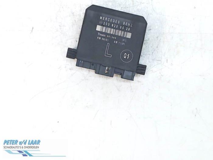 Usagé Ordinateur divers Mercedes C (W203) 2.2 C-200 CDI 16V Prix € 60,00 Règlement à la marge proposé par Autodemontage van de Laar