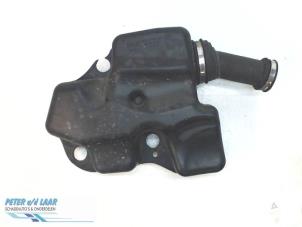Używane Rezonator powietrza Ford S-Max (GBW) 2.0 16V Cena € 30,00 Procedura marży oferowane przez Autodemontage van de Laar