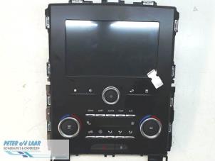 Usados Controlador de pantalla multimedia Renault Megane IV Estate (RFBK) 1.5 Energy dCi 110 Precio € 302,50 IVA incluido ofrecido por Autodemontage van de Laar