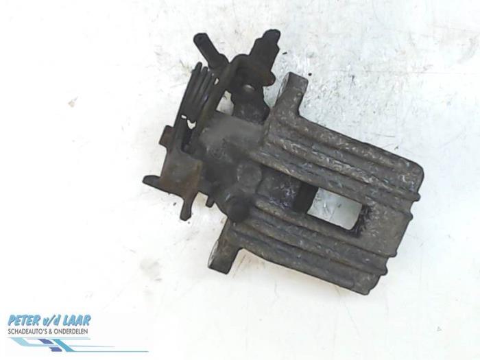 Gebrauchte Bremszange links hinten Dacia Logan MCV II/III/Sandero Wagon 0.9 TCE 12V Preis € 60,00 Margenregelung angeboten von Autodemontage van de Laar