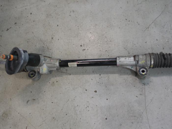 Steering box from a Nissan Micra (K13) 1.2 12V 2015