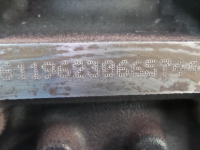 Engine from a Mercedes-Benz C Combi (S203) 2.2 C-220 CDI 16V 2003