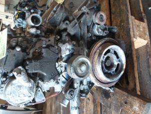 Engine from a Mercedes-Benz C Combi (S203) 2.2 C-220 CDI 16V 2003