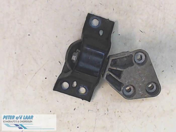 Used Engine mount Renault Modus/Grand Modus (JP) 1.2 16V Eco Price € 40,00 Margin scheme offered by Autodemontage van de Laar