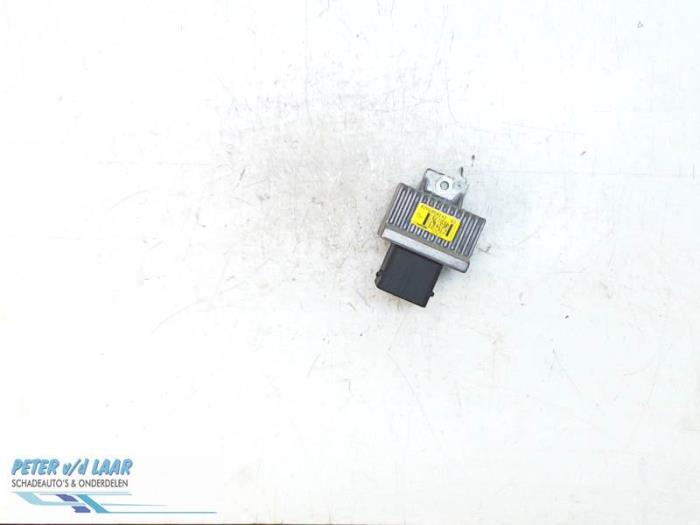Glow plug relay from a Renault Clio III (BR/CR) 1.5 dCi 75 FAP 2013