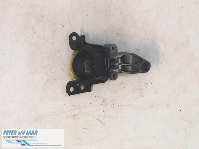 Used Engine mount Renault Clio III (BR/CR) 1.5 dCi 75 FAP Price € 40,00 Margin scheme offered by Autodemontage van de Laar